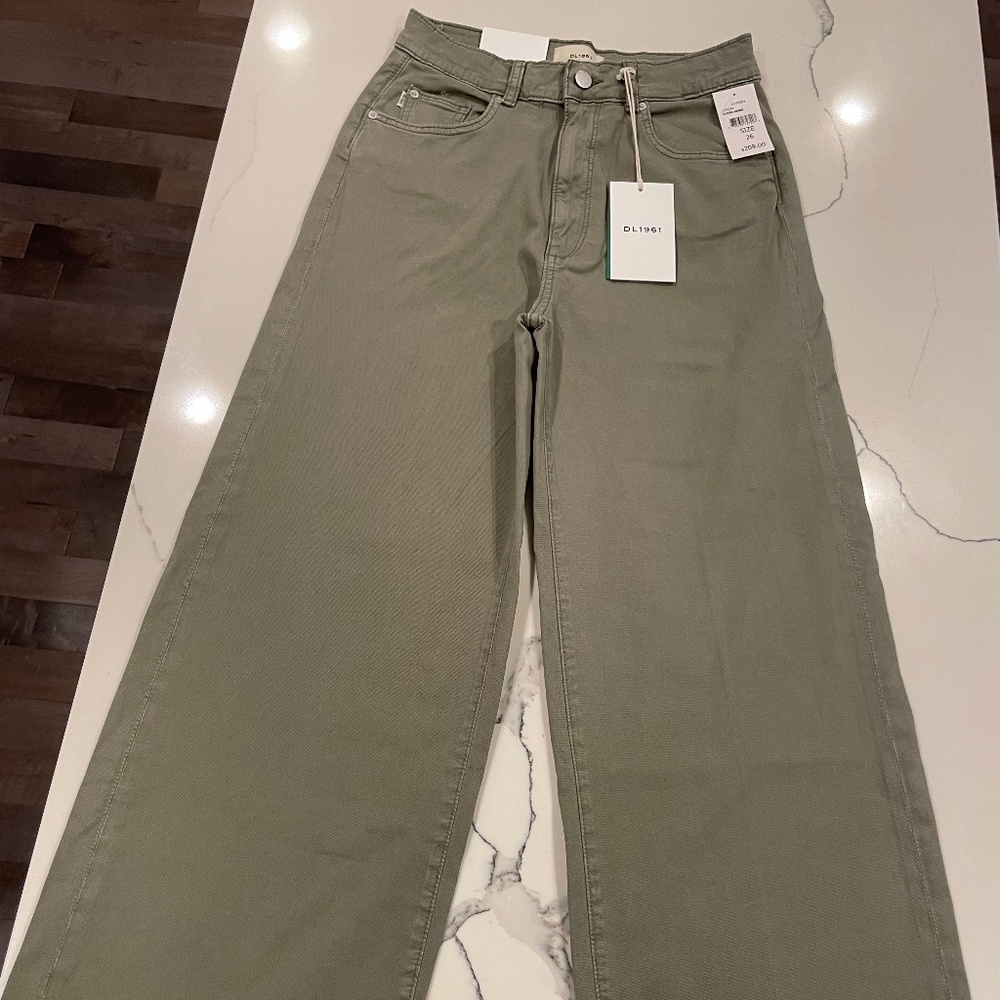 Crop DL1961 pants , never worn